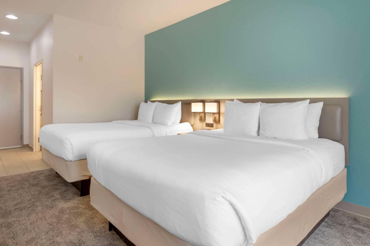 Queen Room with Two Queen Beds at Comfort Inn & Suites Davenport - Quad Cities