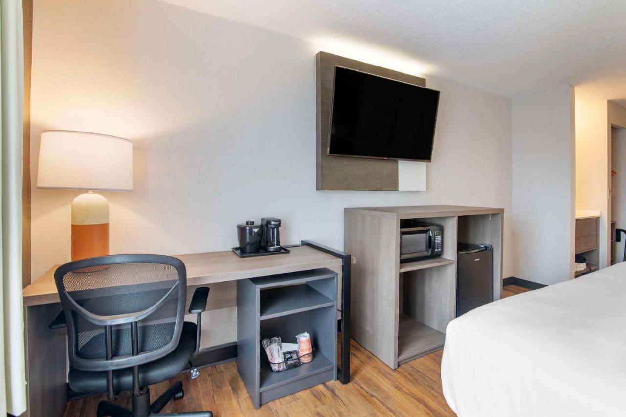 King Room at Comfort Inn South Portland Airport