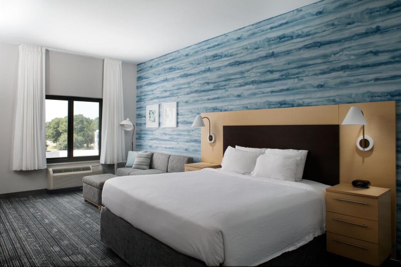 King Studio with Sofa Bed at Towneplace Suites by Marriott Savannah Airport