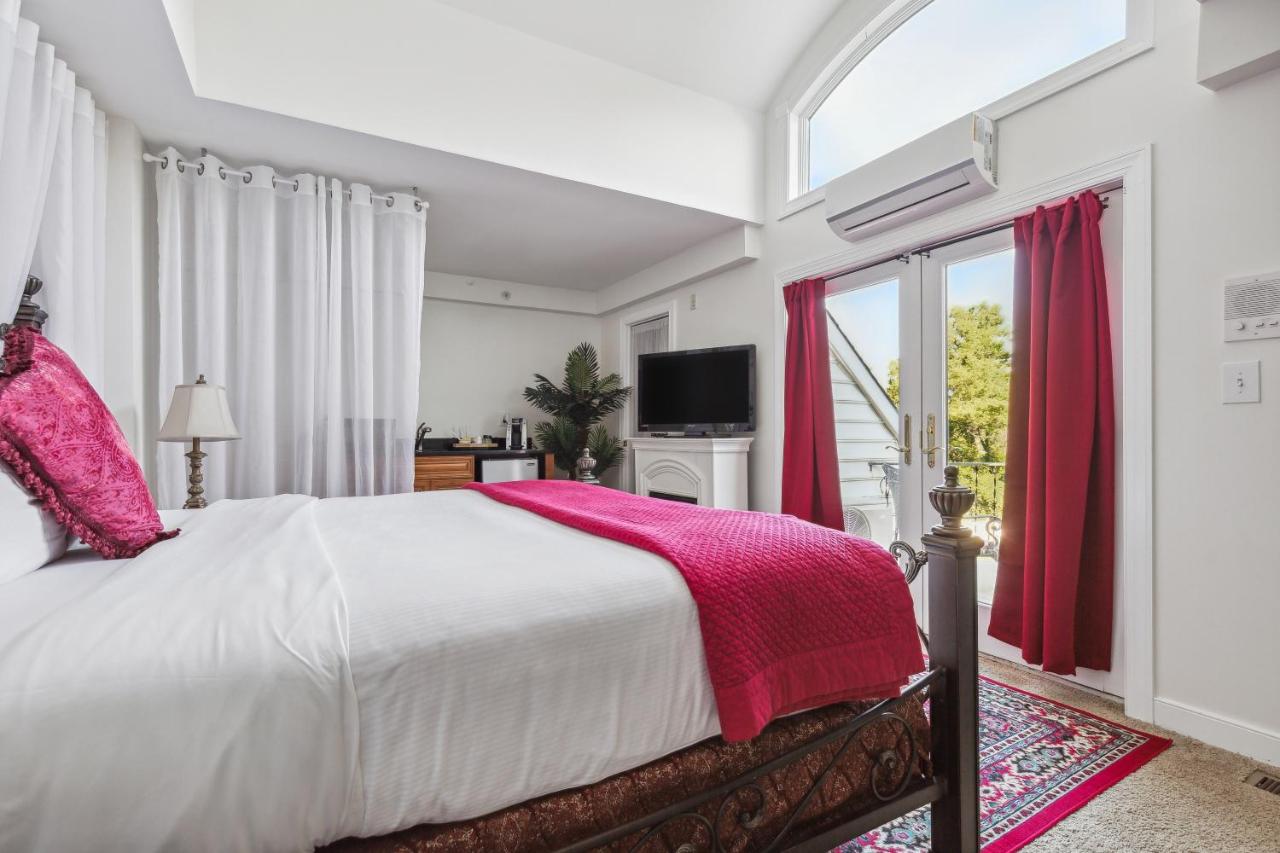 | The Columbia Inn at Peralynna
