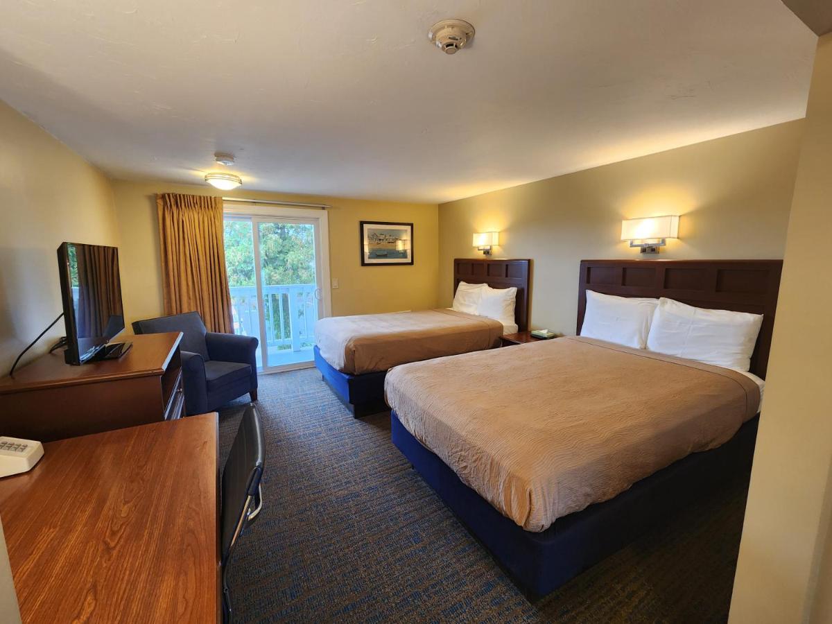 | Hyannis Travel Inn