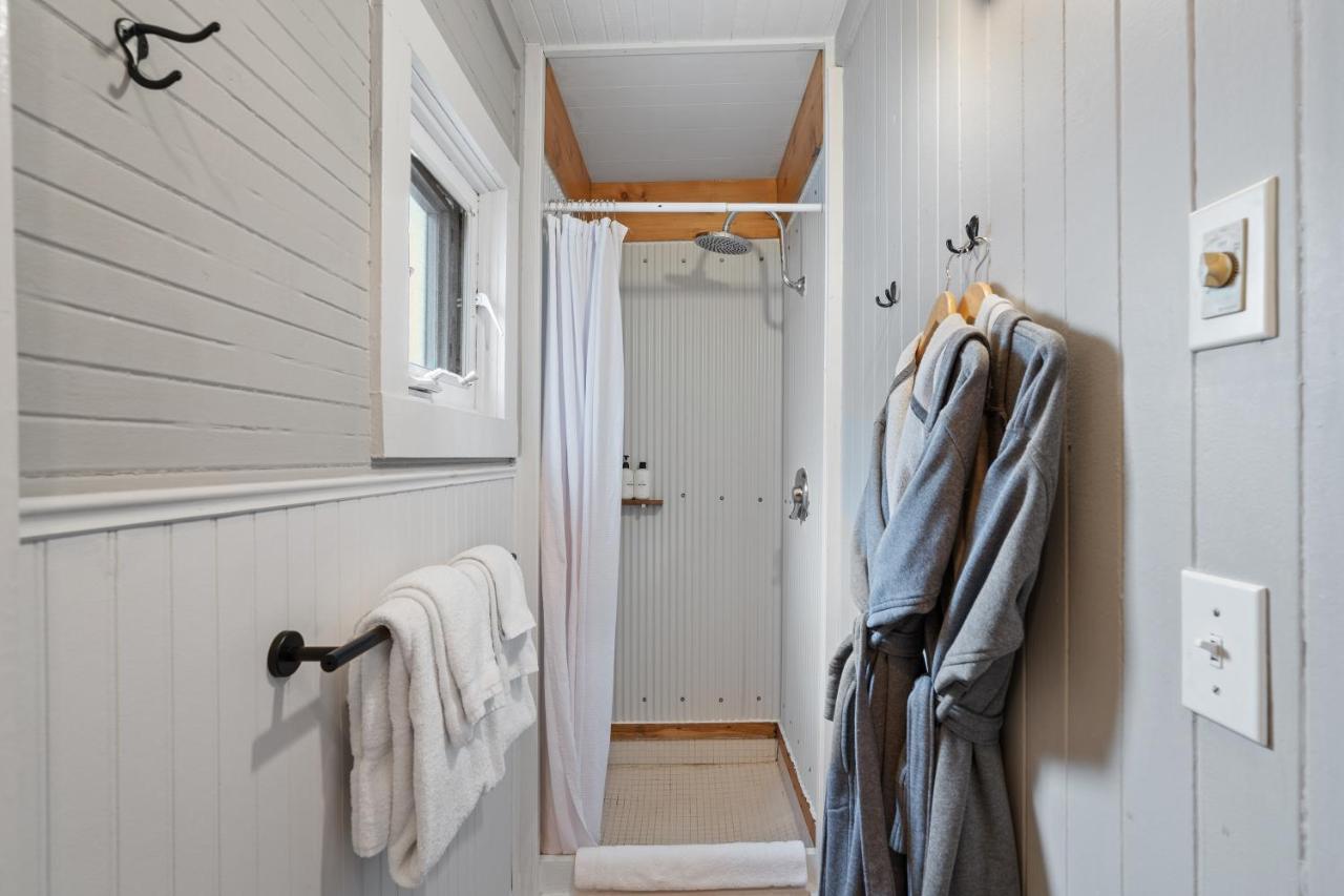 Suite with Kitchenette at Boardwalk Cottages