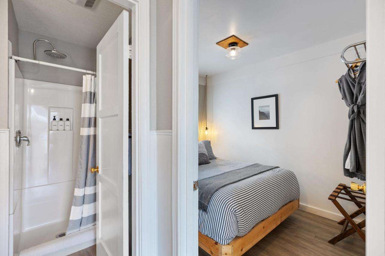 Two-Bedroom with Kitchen at Boardwalk Cottages
