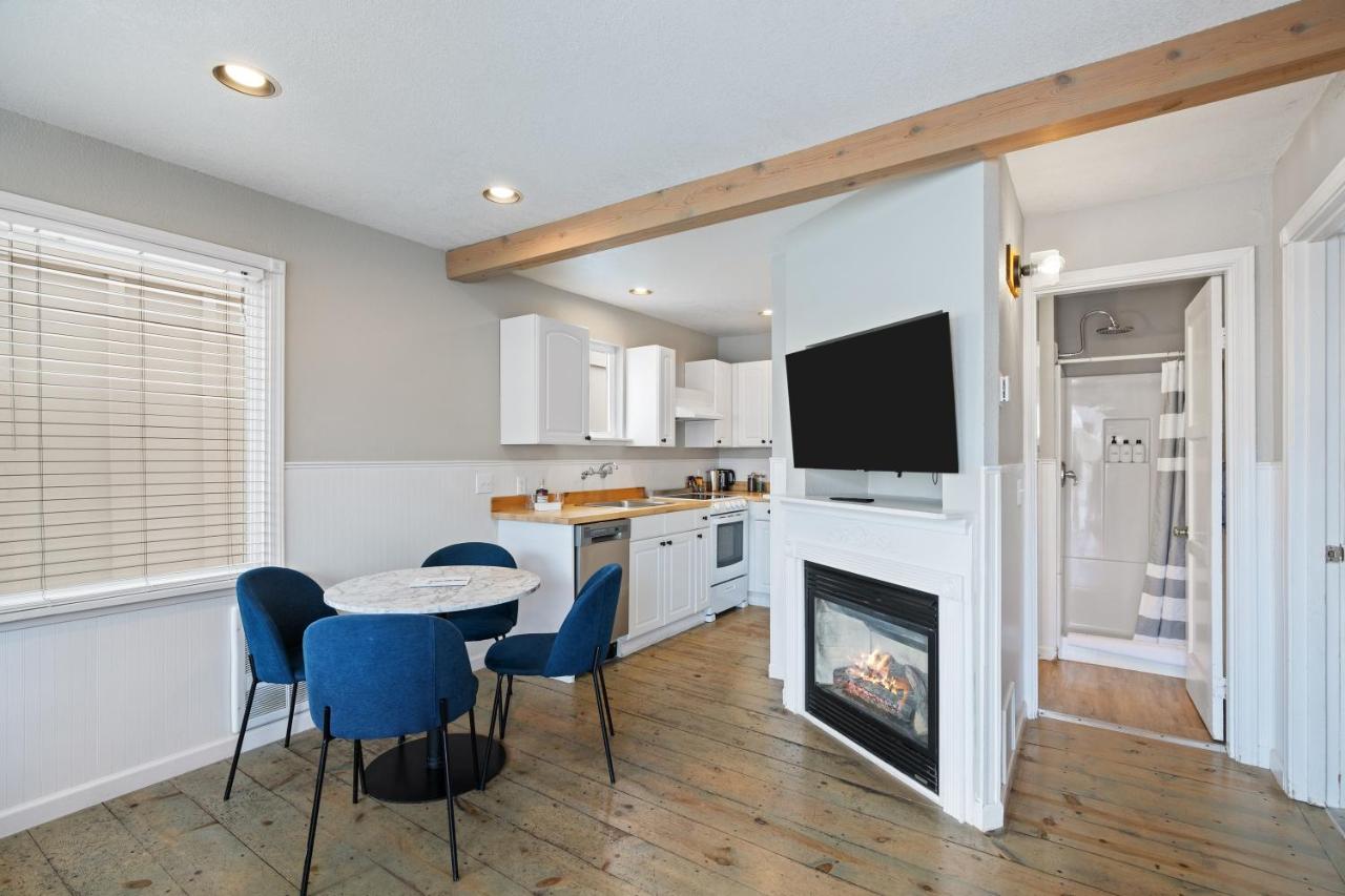 Two-Bedroom with Kitchen at Boardwalk Cottages