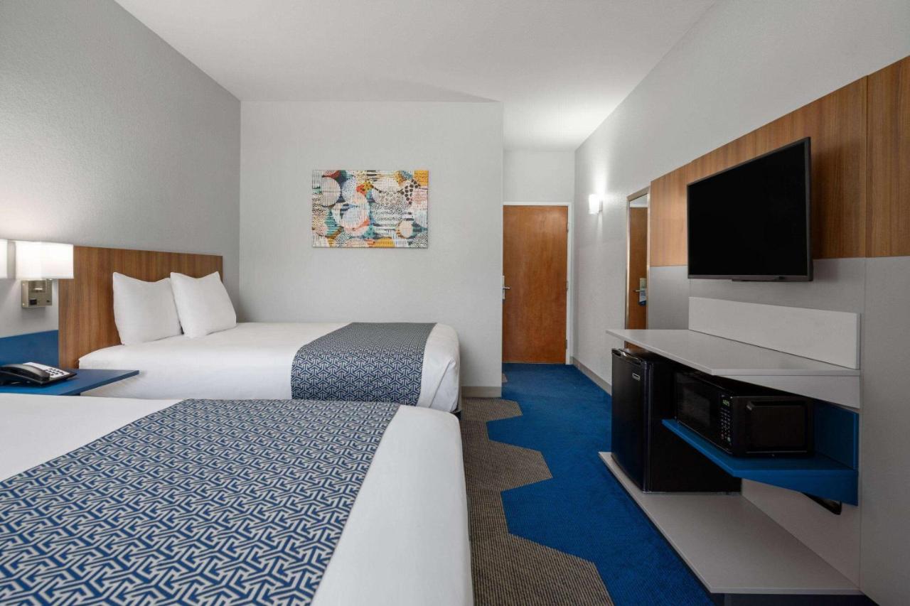 Queen Room with Two Queen Beds - Non-Smoking at Microtel Inn & Suites by Wyndham Houma