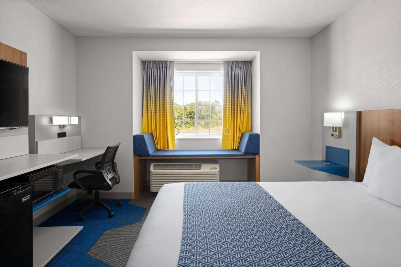Studio Queen Suite - Non-Smoking at Microtel Inn & Suites by Wyndham Houma