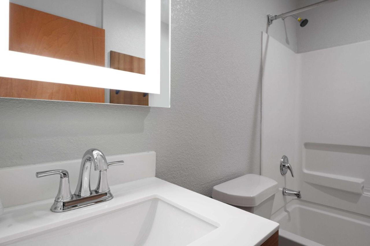 Studio Queen Suite - Non-Smoking at Microtel Inn & Suites by Wyndham Houma
