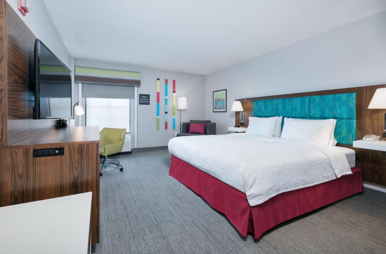 King Room - Mobility Accessible/Non-Smoking at Hampton Inn Biloxi