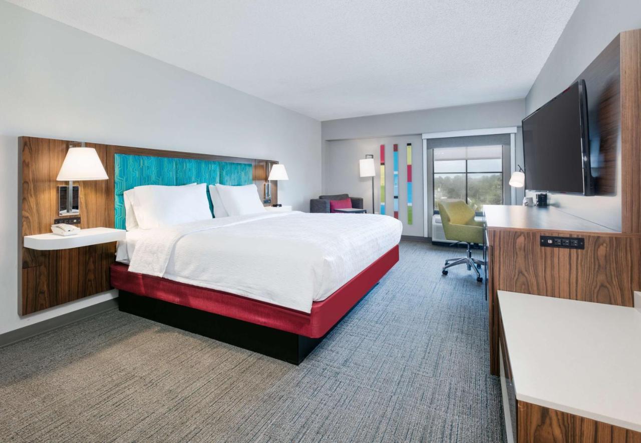 King Room - Non-Smoking at Hampton Inn Biloxi