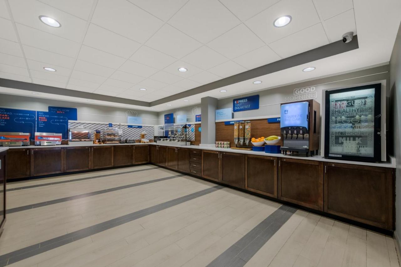  | Holiday Inn Express Hotels- Hampton, an IHG Hotel