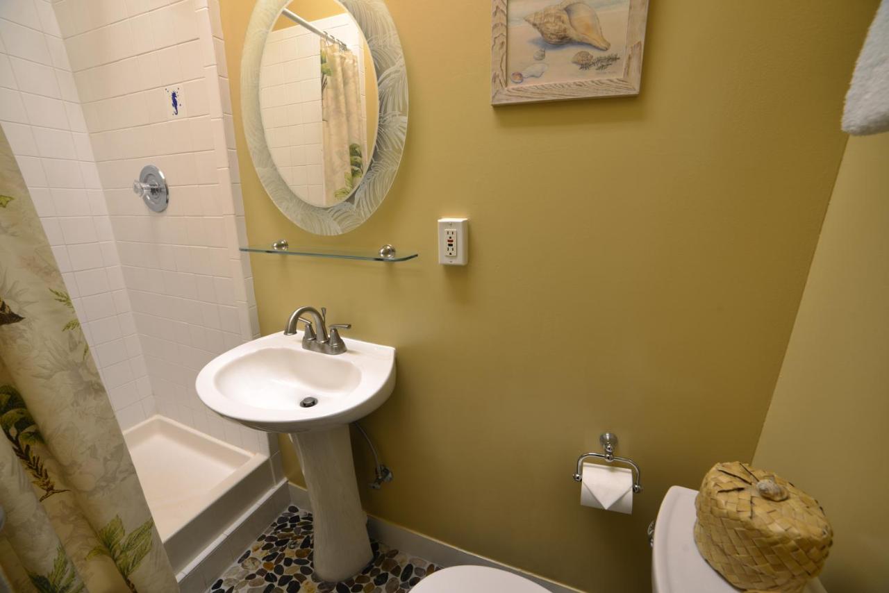 | Wailuku Guesthouse