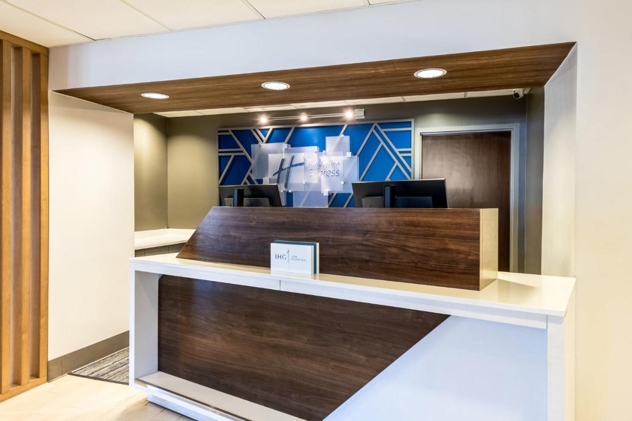  | Holiday Inn Express Hotels- Hampton, an IHG Hotel