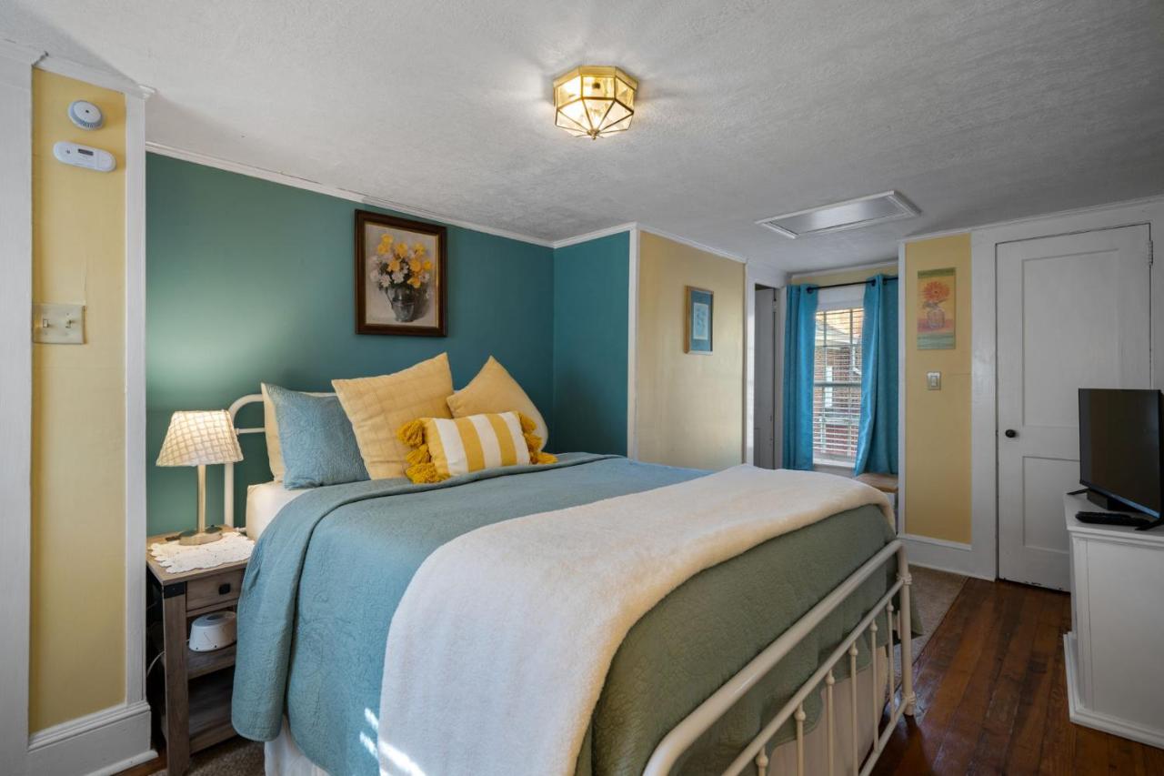 | The Inn on Front Street