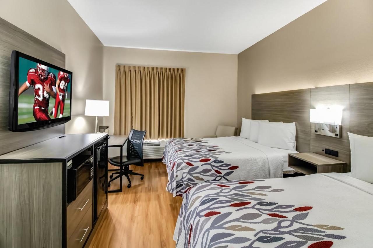 Deluxe Queen Room with Two Queen Beds - Non-Smoking at Red Roof Inn Springfield, OH