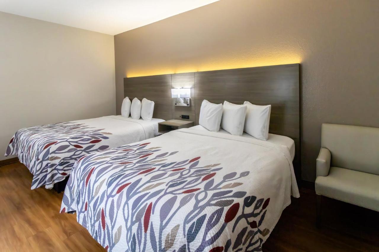 Deluxe Queen Room with Two Queen Beds - Non-Smoking at Red Roof Inn Springfield, OH