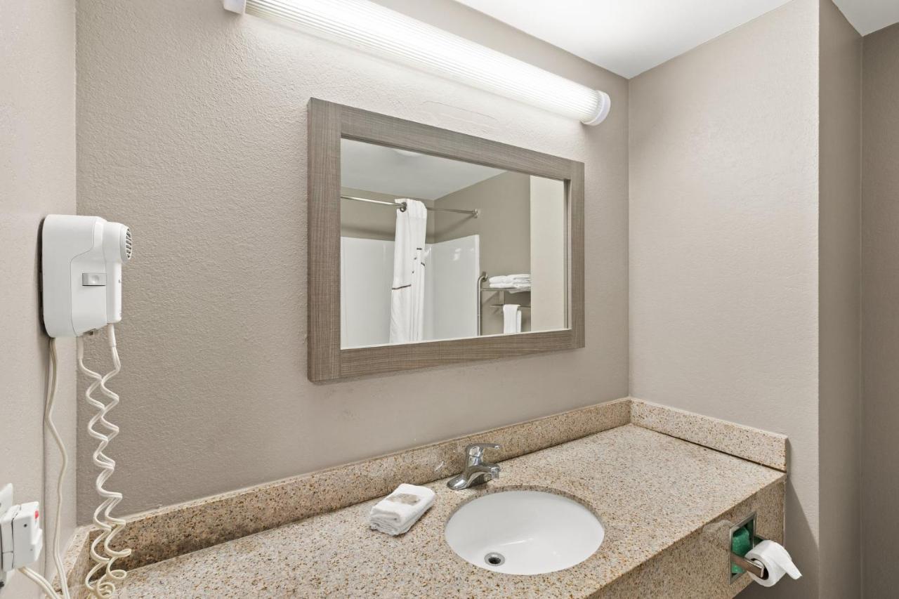 Suite King with Sofa Bed Non-Smoking at Red Roof Inn & Suites Newnan