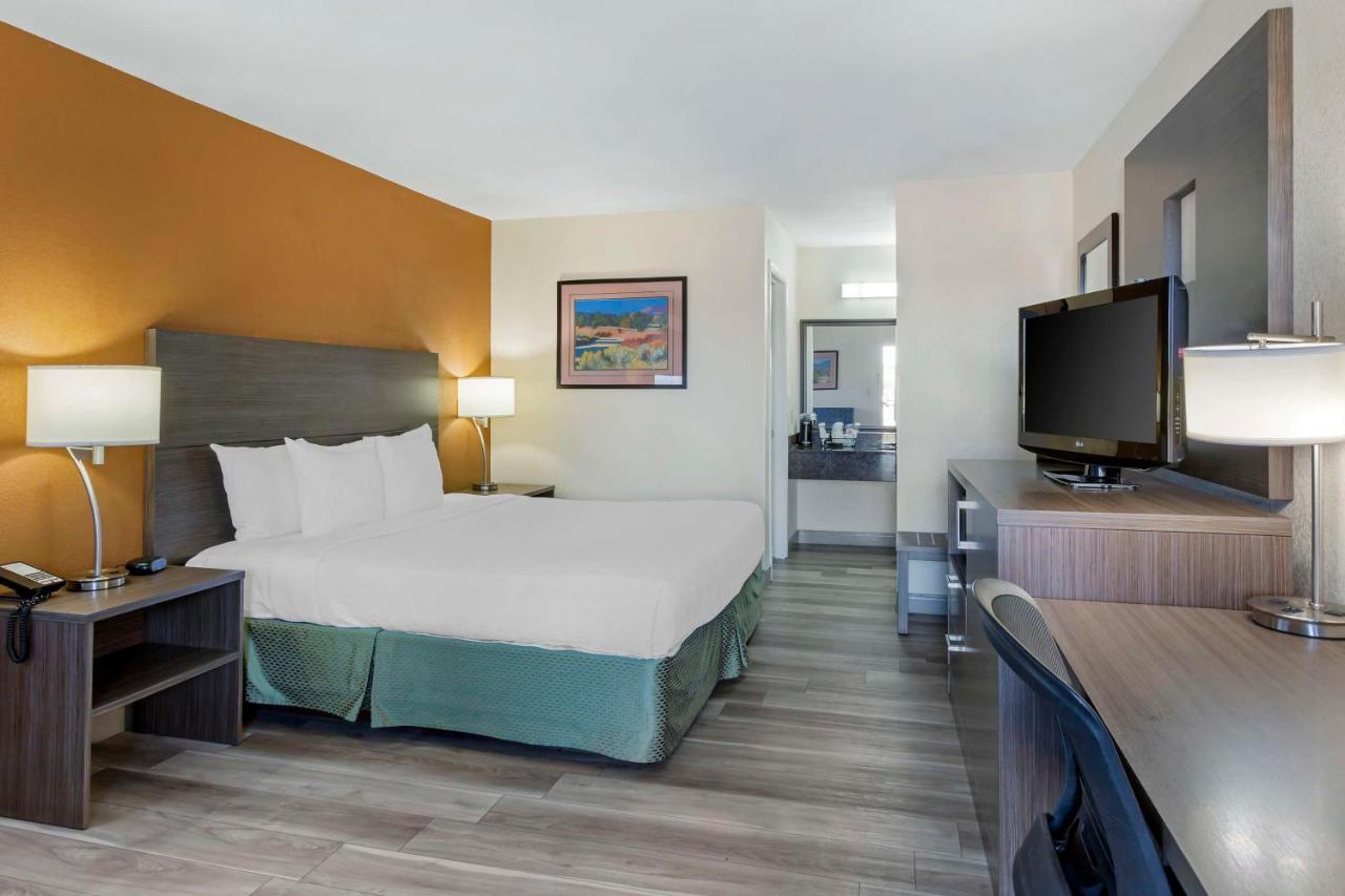 | Best Western Superstition Springs Inn