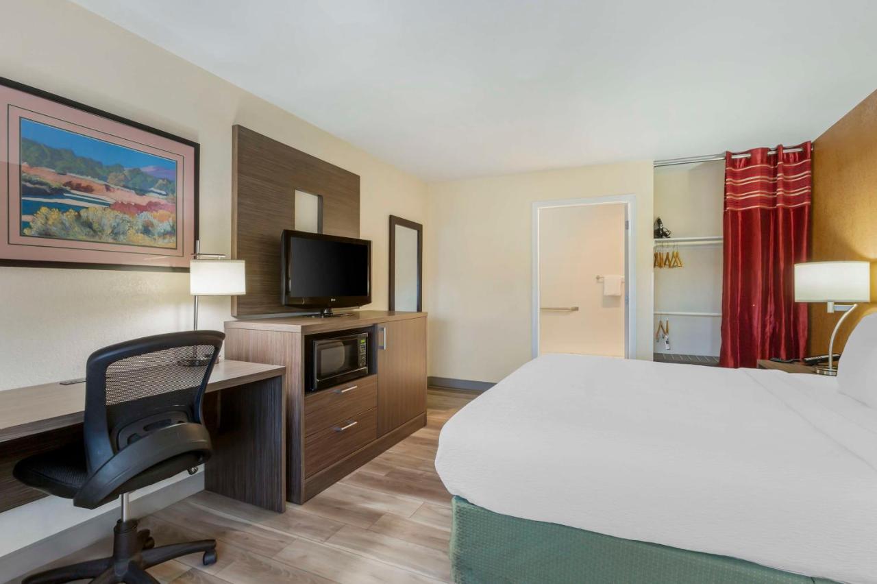 | Best Western Superstition Springs Inn