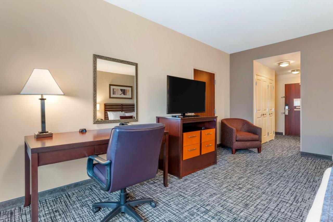 Queen Room with Two Queen Beds - Disability Access at Best Western Plus Bayside Hotel