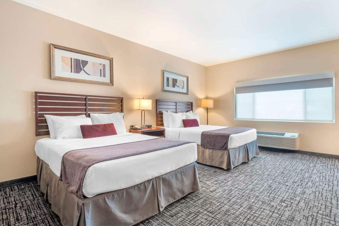 Queen Room with Two Queen Beds - Disability Access at Best Western Plus Bayside Hotel