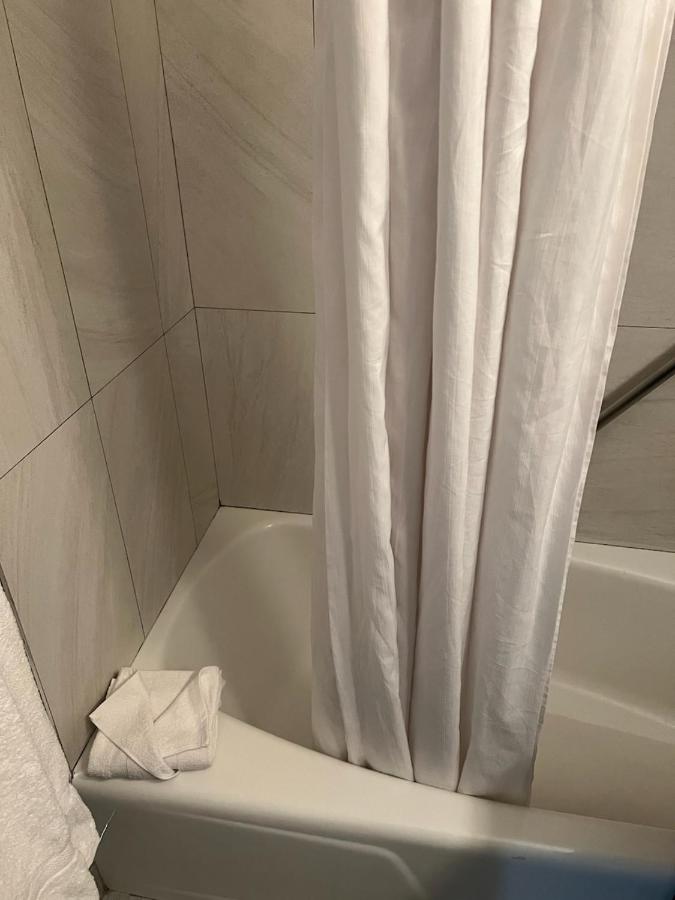 | Robert Treat Hotel, Premier Collection
