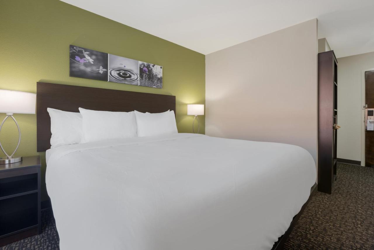  | Rodeway Inn