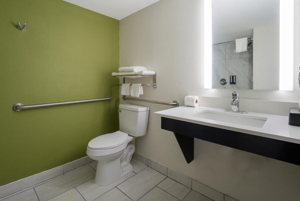  | Rodeway Inn