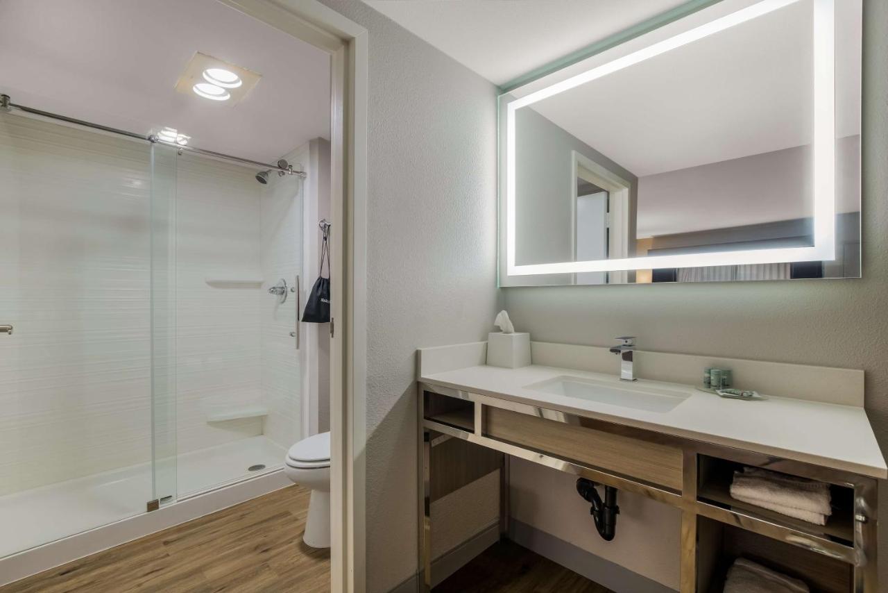 Deluxe King Room - Non-Smoking at Best Western Diamond Bar Hotel & Suites