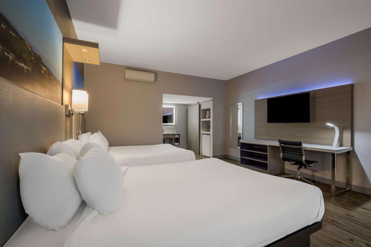 Queen Room with Two Queen Beds - Freeway Side/Non-Smoking at Best Western Diamond Bar Hotel & Suites