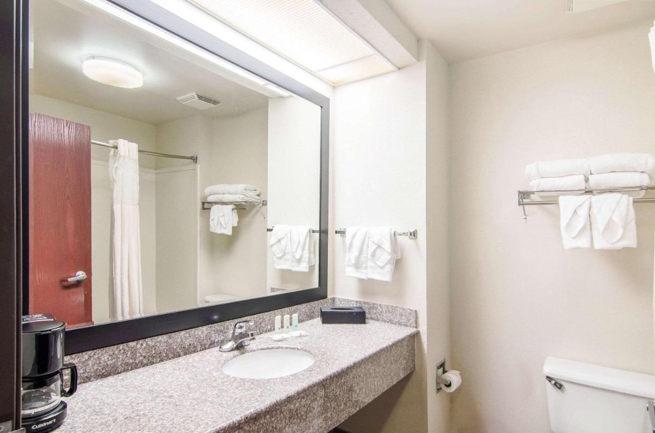 | Quality Inn Saraland