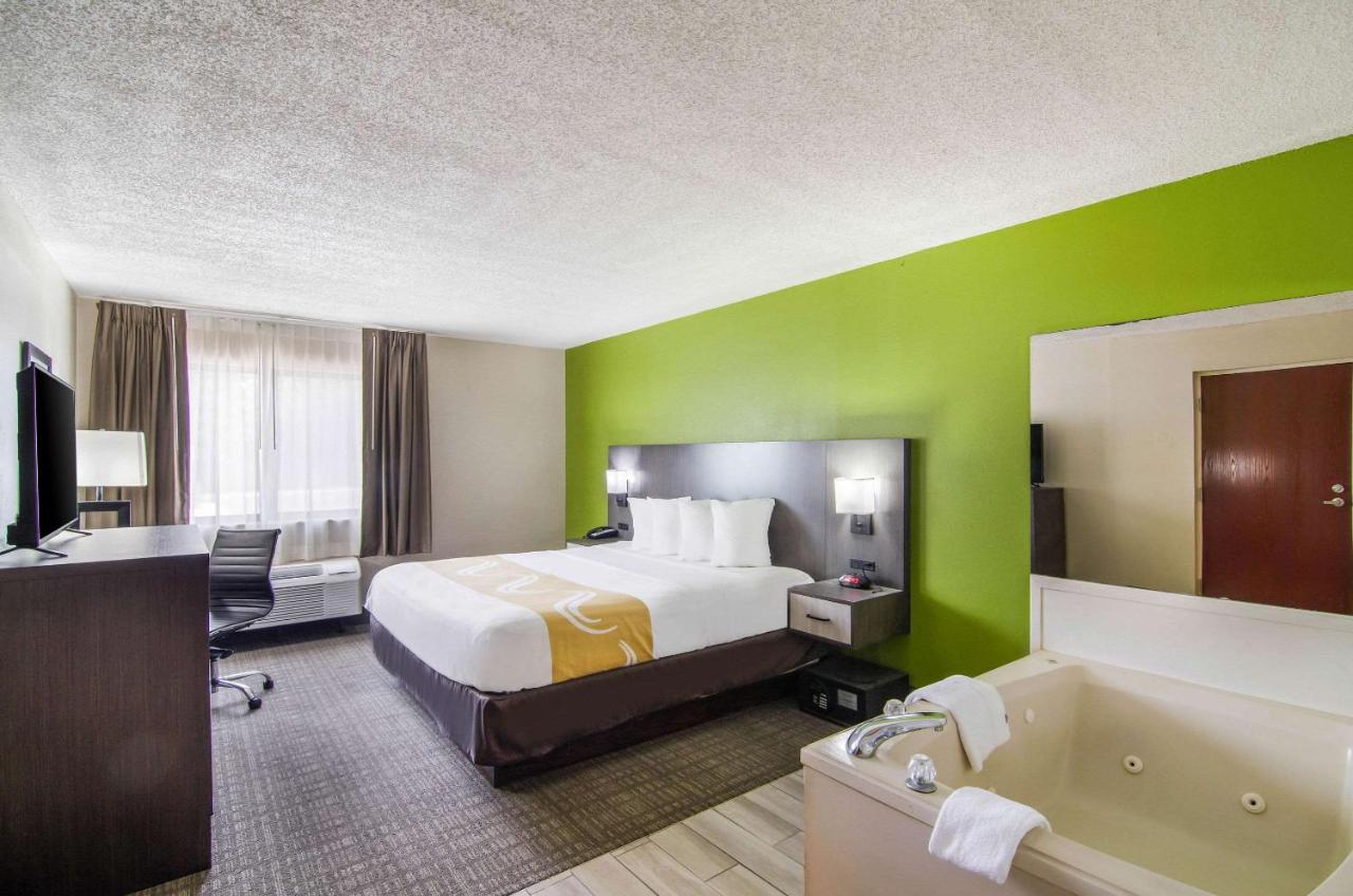 | Quality Inn Saraland