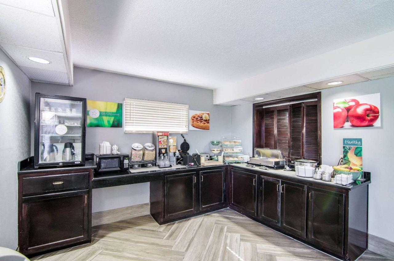 | Quality Inn Saraland