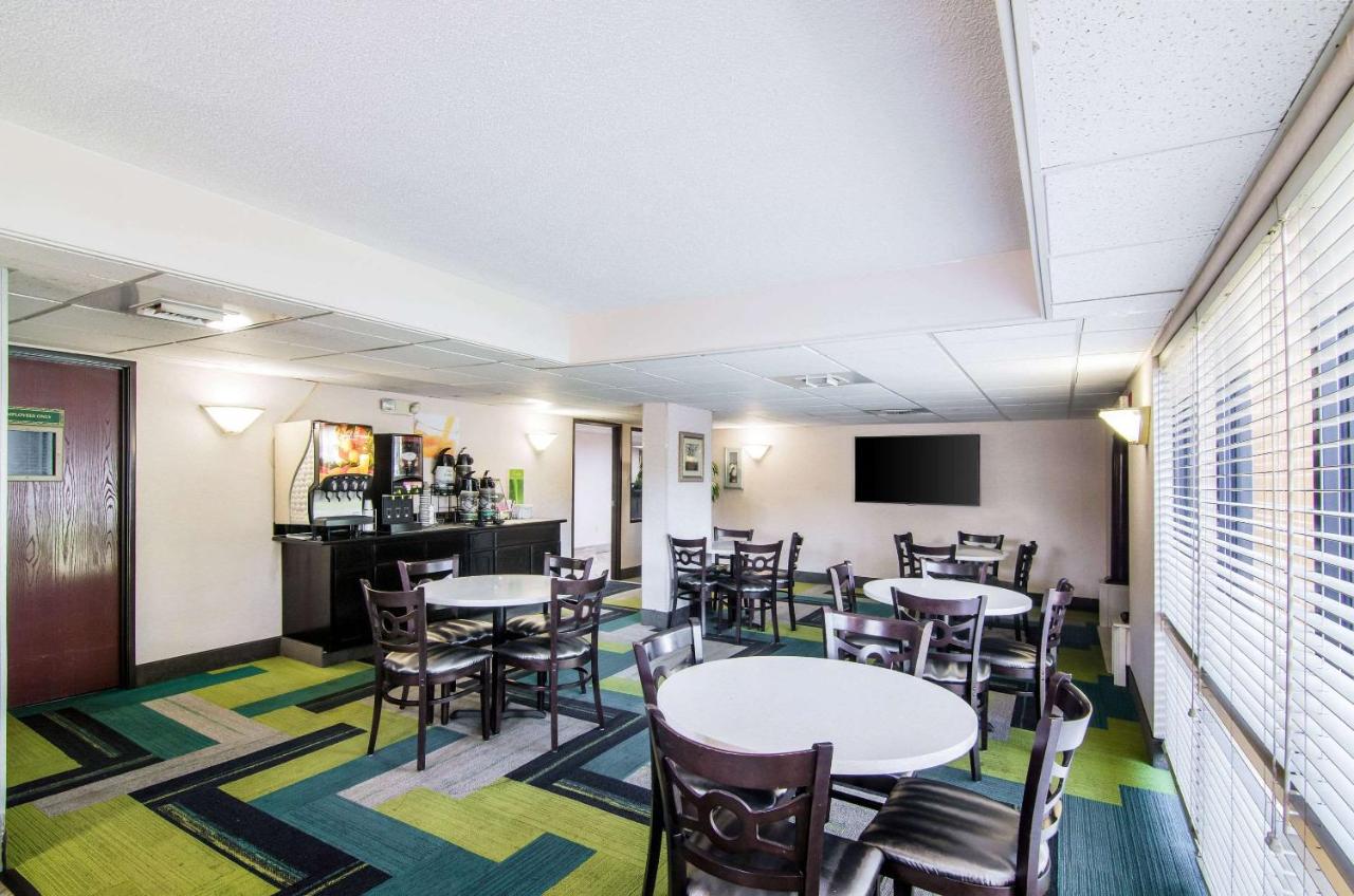 | Quality Inn Saraland