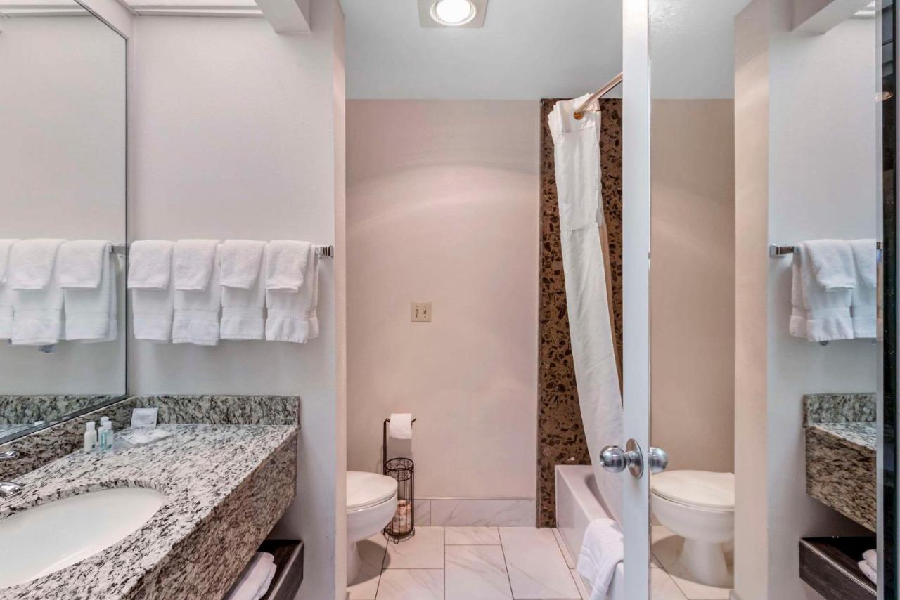 Queen Suite - Non-Smoking at Quality Suites Moab near Arches National Park