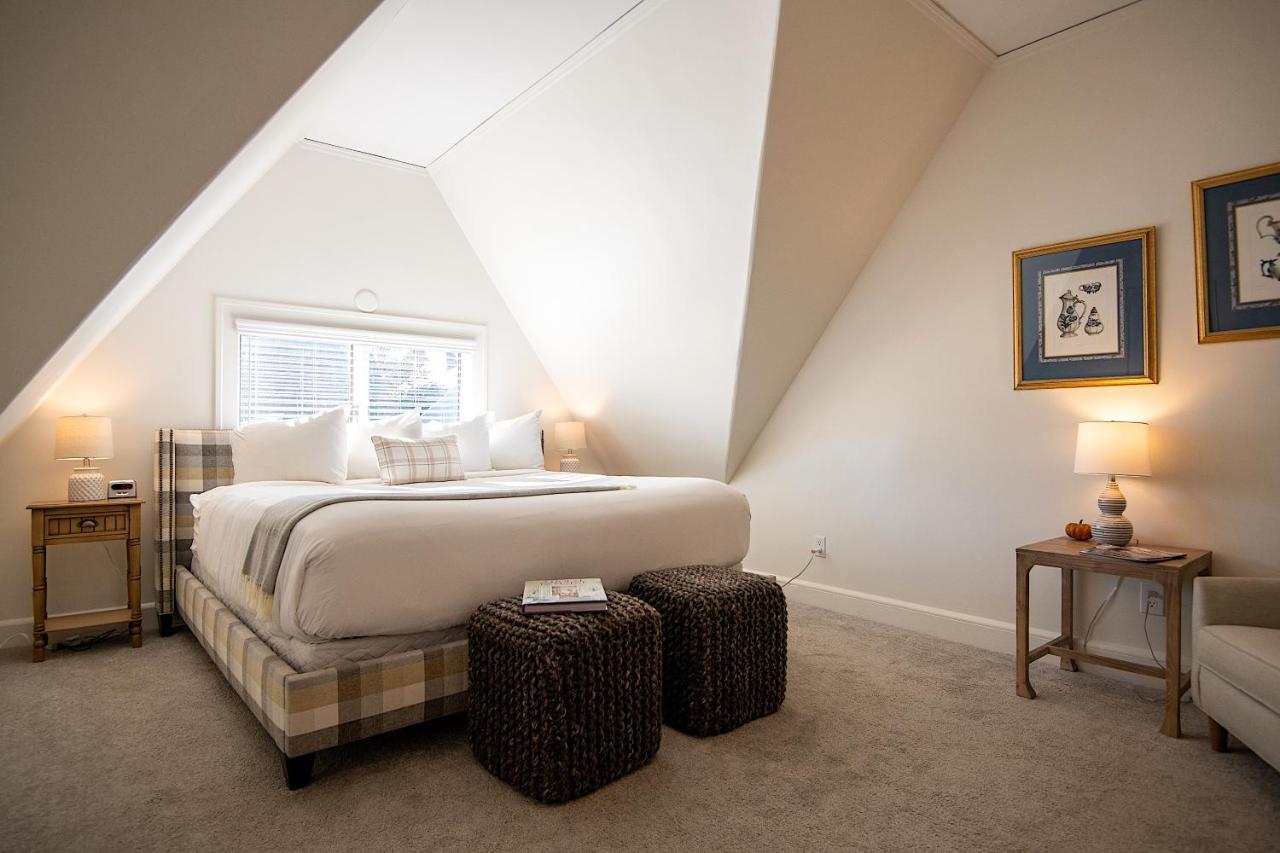 | Hearthside Inn