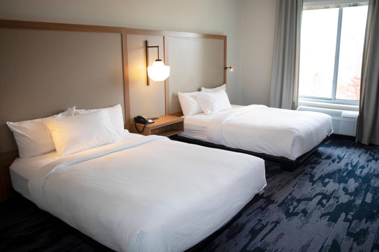 | Fairfield Inn & Suites Marquette