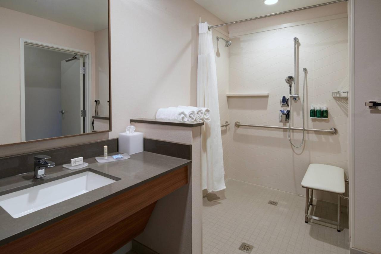 | Fairfield Inn & Suites by Marriott Midland