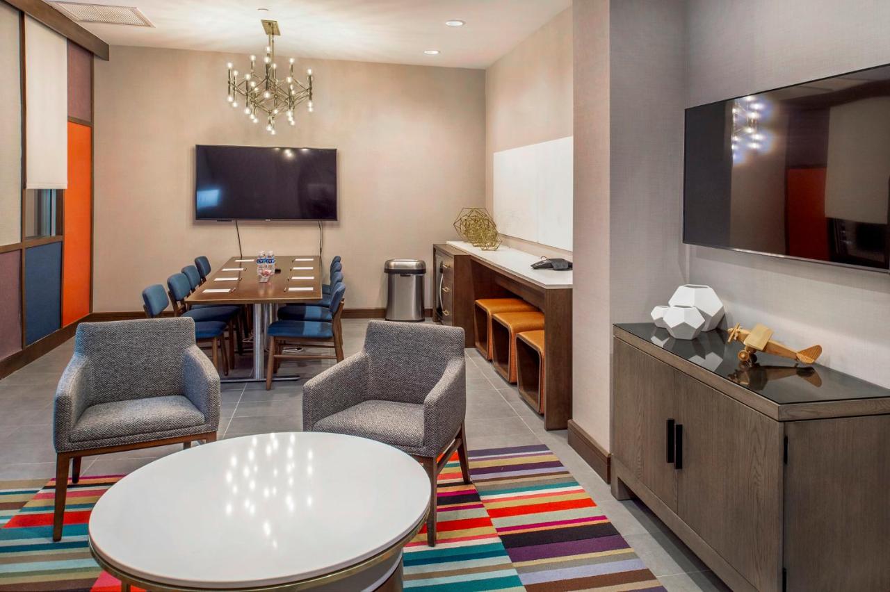 | Crowne Plaza Hotel St. Louis Airport, an IHG Hotel