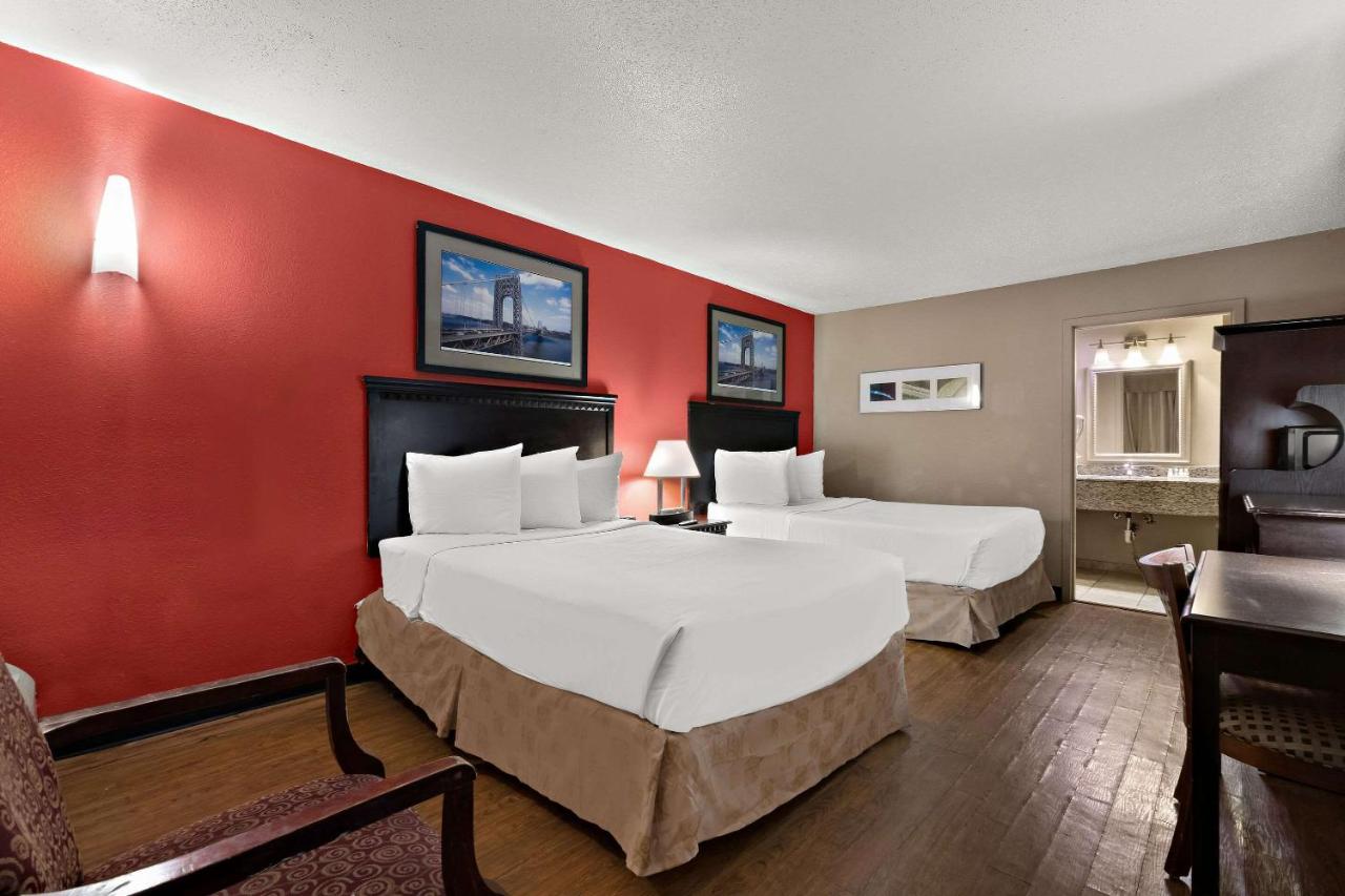 Standard Double Room with Two Double Beds - Non Smoking at Quality Inn Wayne - Fairfield Area
