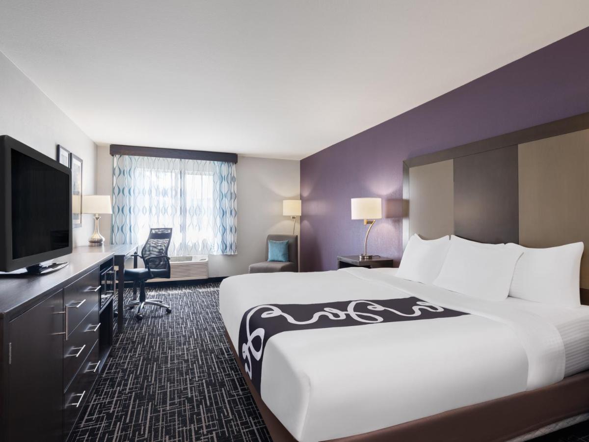 King Room with Whirlpool at La Quinta Inn & Suites by Wyndham Pocatello