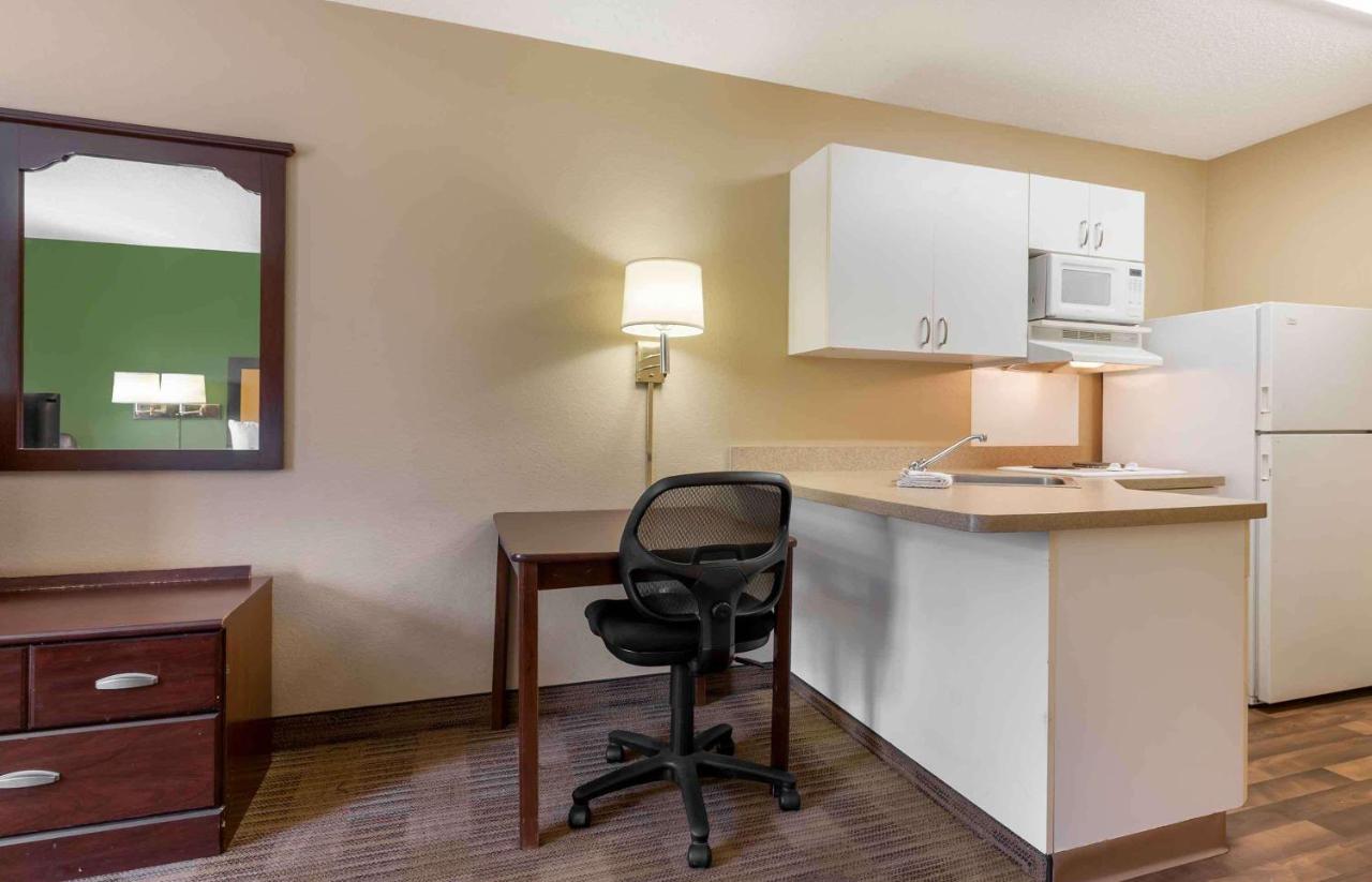 Queen Studio - Non-Smoking at Extended Stay America Select Suites Fayetteville Springdale