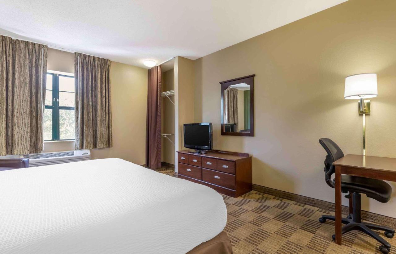 Studio with 1 King Bed - Non-Smoking at Extended Stay America Select Suites Fayetteville Springdale