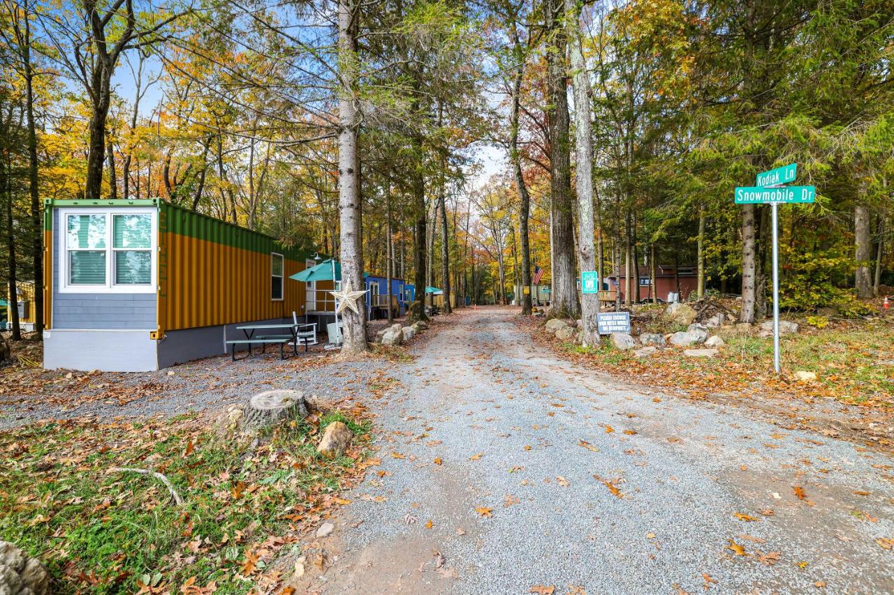 | Camptel Poconos Lodging