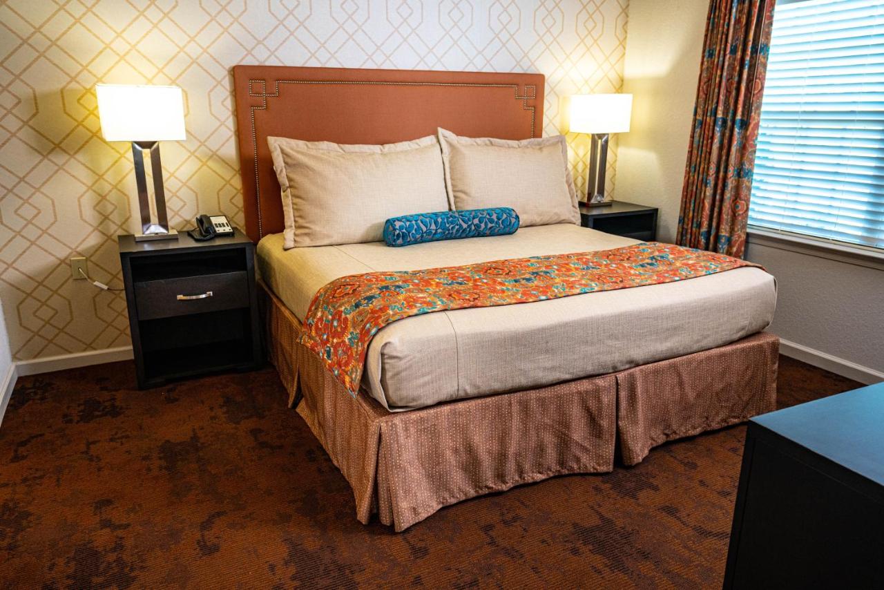 One-Bedroom Apartment at The Colonies at Williamsburg