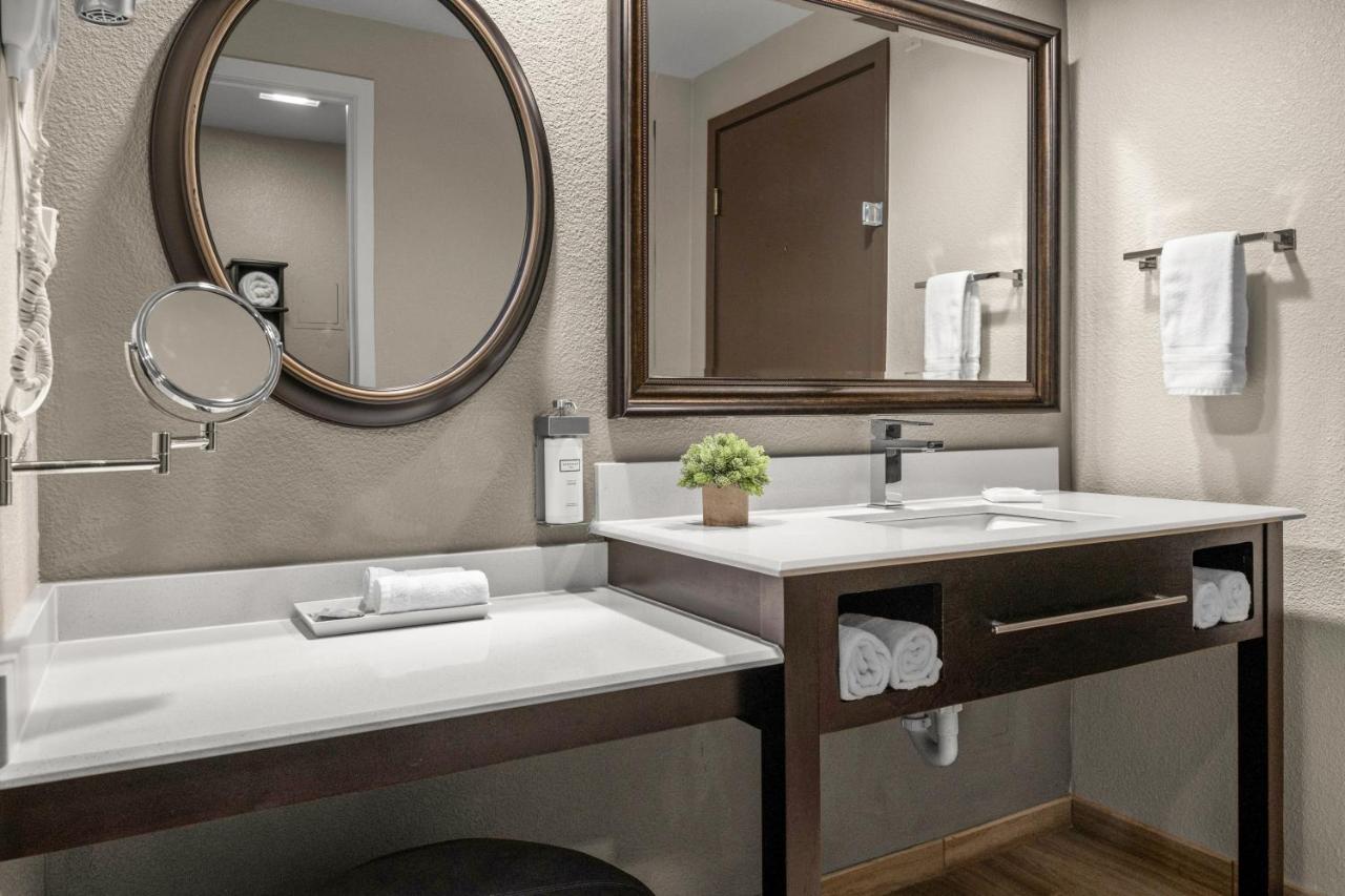 Family Suite at Yosemite Southgate Hotel & Suites