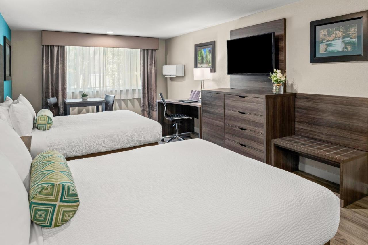 Family Suite at Yosemite Southgate Hotel & Suites