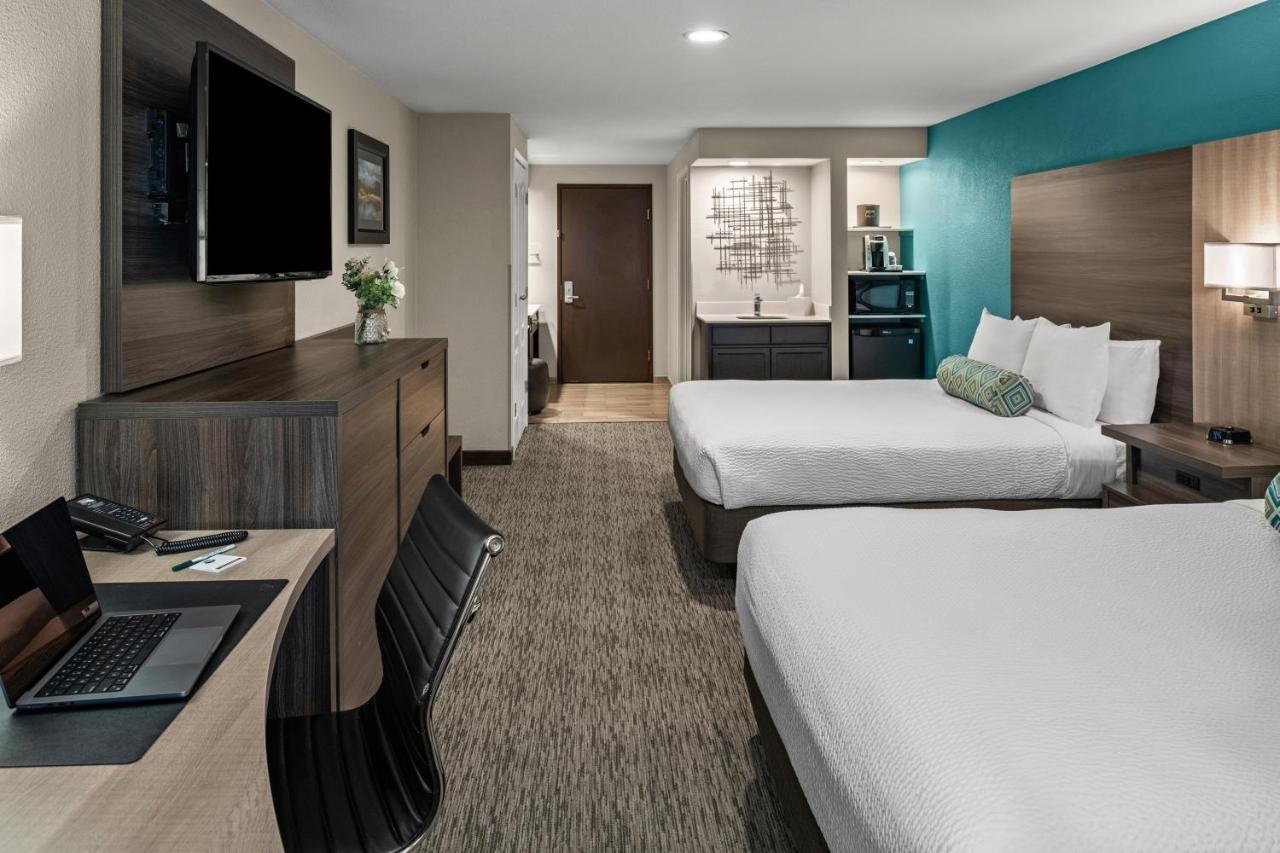 Family Suite at Yosemite Southgate Hotel & Suites