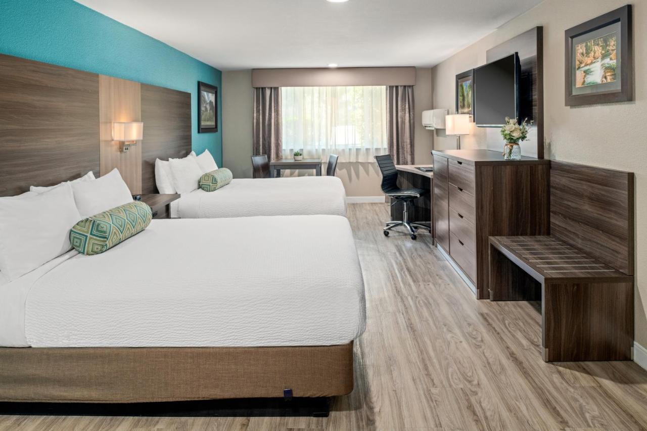 Family Suite at Yosemite Southgate Hotel & Suites