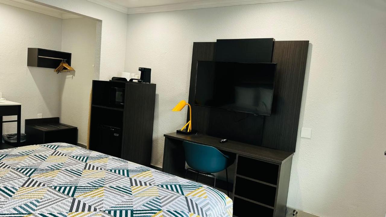  | Studio 6 Suites San Ysidro CA San Diego South Bay
