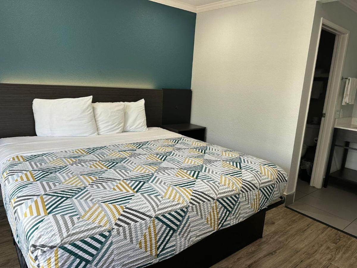  | Studio 6 Suites San Ysidro CA San Diego South Bay